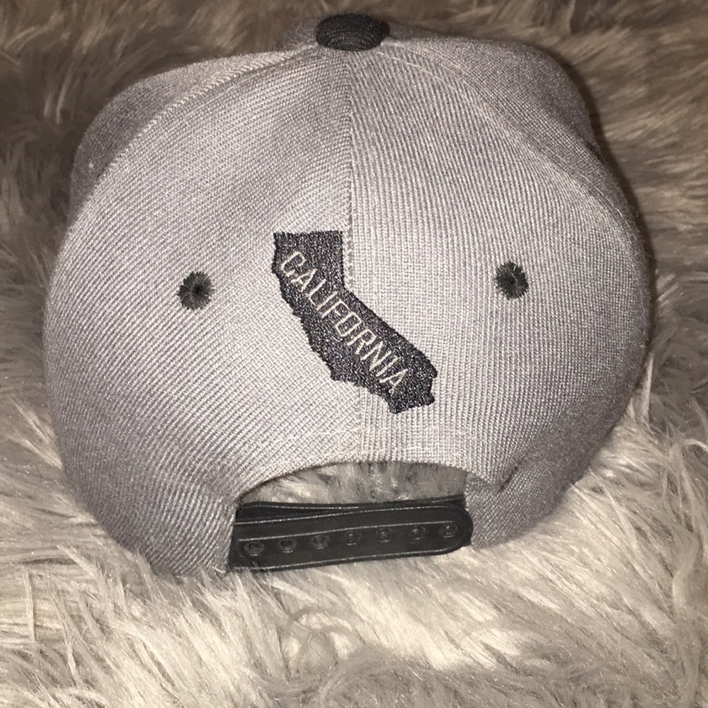 Hat - Picture 3 of 3